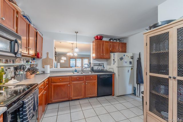 99 Penstock Lane, Lake Katrine, NY 12449
