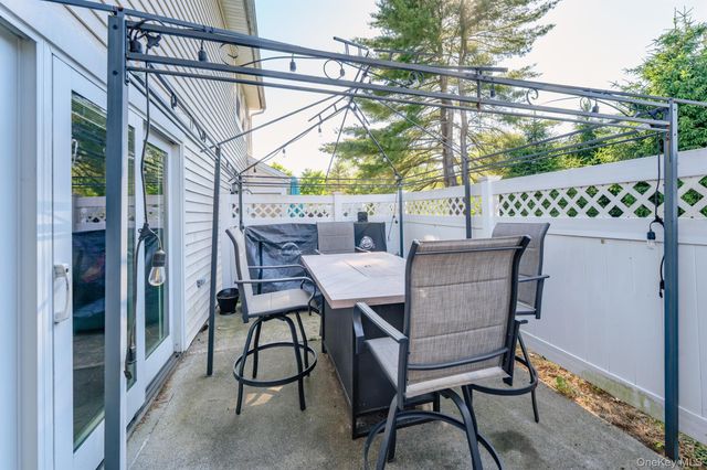 99 Penstock Lane, Lake Katrine, NY 12449
