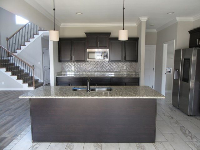 1612 Kestrel Dr, Clarksville, TN 37040