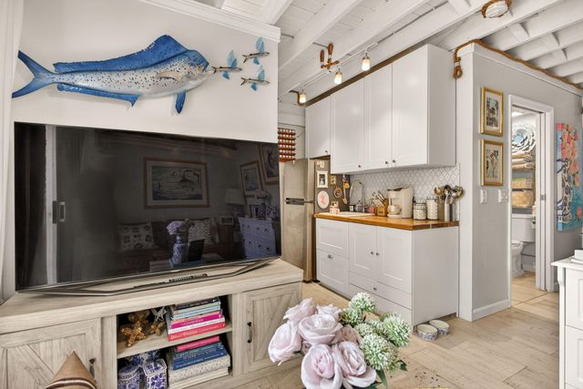 1415 NE 4th Place, Fort Lauderdale, FL 33301