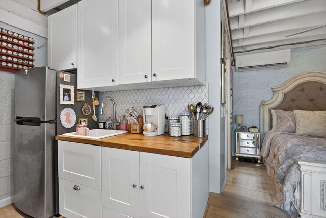 1415 NE 4th Place, Fort Lauderdale, FL 33301