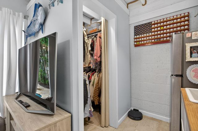 1415 NE 4th Place, Fort Lauderdale, FL 33301