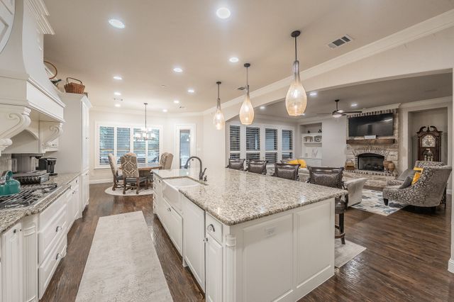 8605 Del Pino Court, Flower Mound, TX 75022