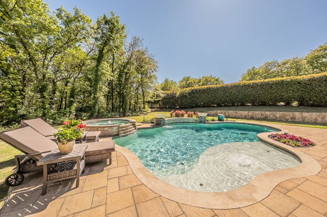 8605 Del Pino Court, Flower Mound, TX 75022