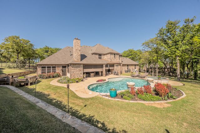 8605 Del Pino Court, Flower Mound, TX 75022