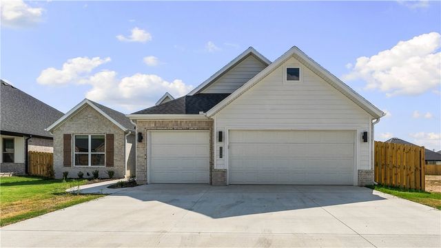 2113 Porter Street, Pea Ridge, AR 72751