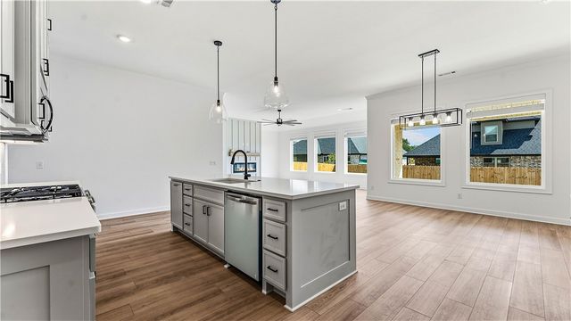 2113 Porter Street, Pea Ridge, AR 72751