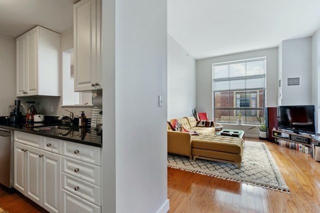 2 Rollins St D602, Boston, MA 02118