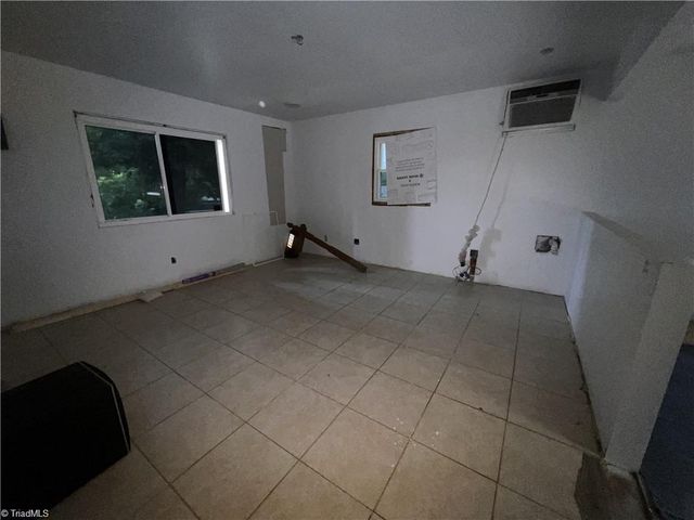 1208 E Green Drive, High Point, NC 27260