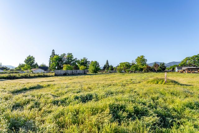 0 W Stewart Avenue, Medford, OR 97501