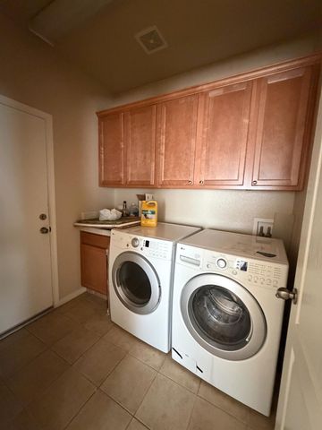 548 W Serena Avenue, Clovis, CA 93619