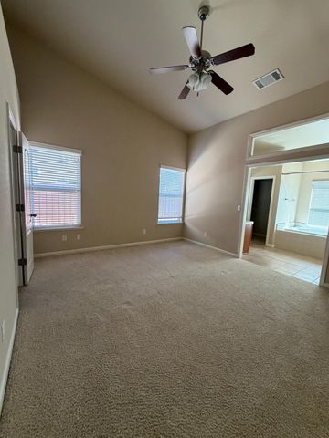 548 W Serena Avenue, Clovis, CA 93619