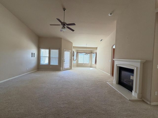 548 W Serena Avenue, Clovis, CA 93619