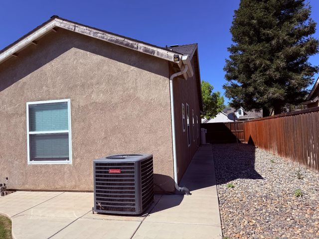 548 W Serena Avenue, Clovis, CA 93619