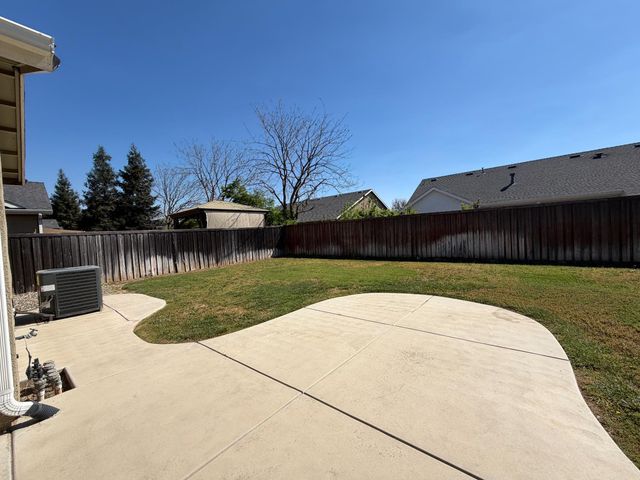 548 W Serena Avenue, Clovis, CA 93619