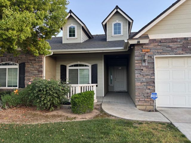 548 W Serena Avenue, Clovis, CA 93619