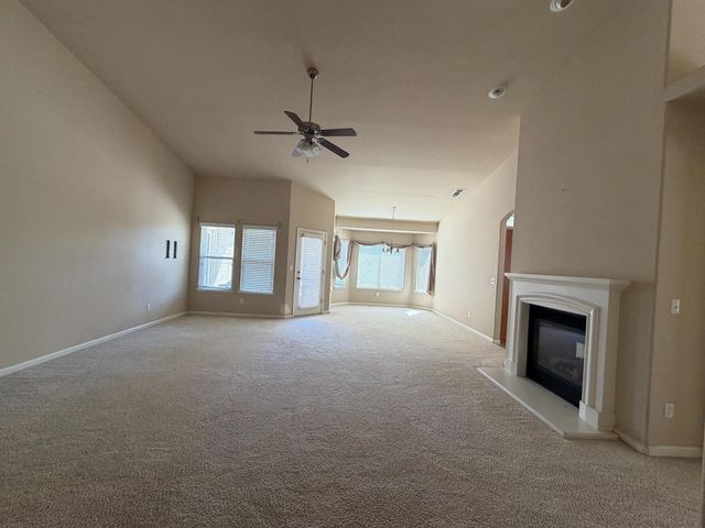 548 W Serena Avenue, Clovis, CA 93619