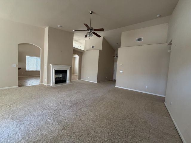 548 W Serena Avenue, Clovis, CA 93619