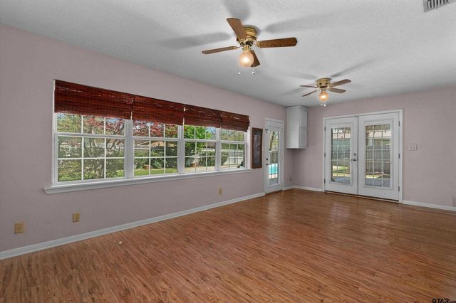 1207 S Evenside, Henderson, TX 75652