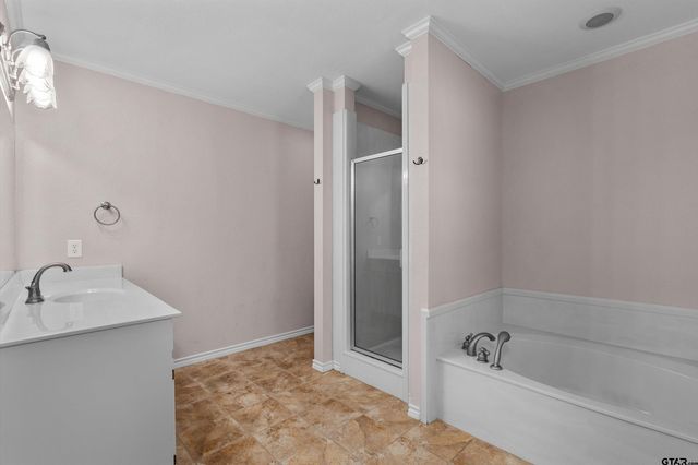 1207 S Evenside, Henderson, TX 75652