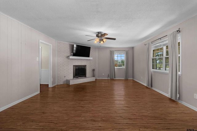 1207 S Evenside, Henderson, TX 75652