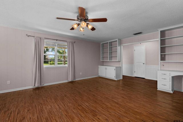 1207 S Evenside, Henderson, TX 75652