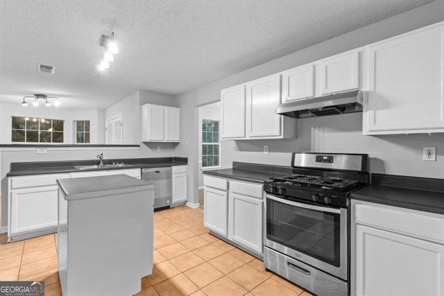 498 Pecan Wood Circle, Fairburn, GA 30213