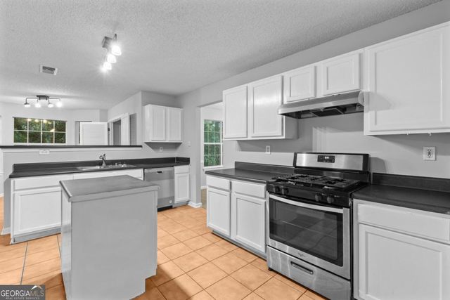 498 Pecan Wood Circle, Fairburn, GA 30213