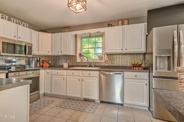 112 Southridge Drive, Blountville, TN 37617