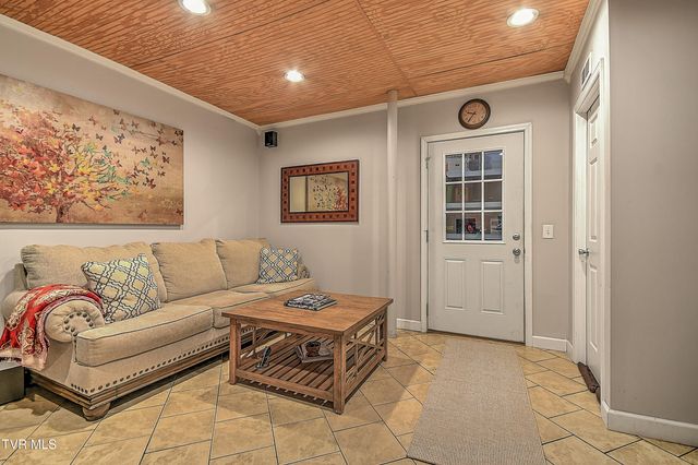 112 Southridge Drive, Blountville, TN 37617