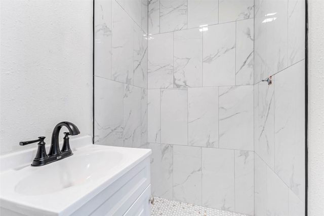 3414 Le Badie Street, Houston, TX 77026