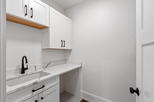 2 Colburn Lane, Littleton, MA 01460
