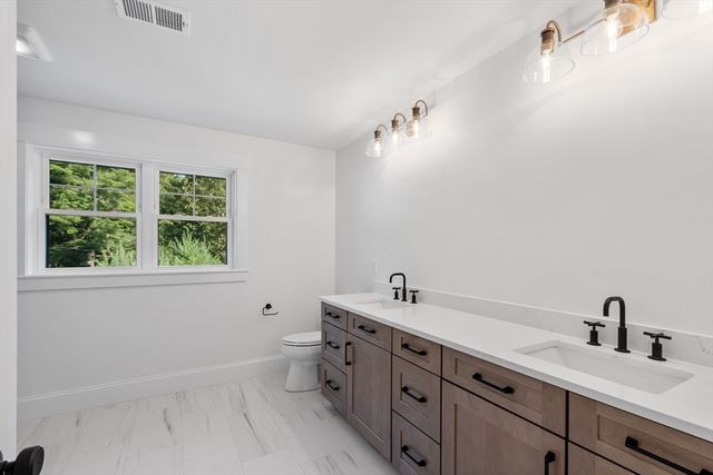 2 Colburn Lane, Littleton, MA 01460