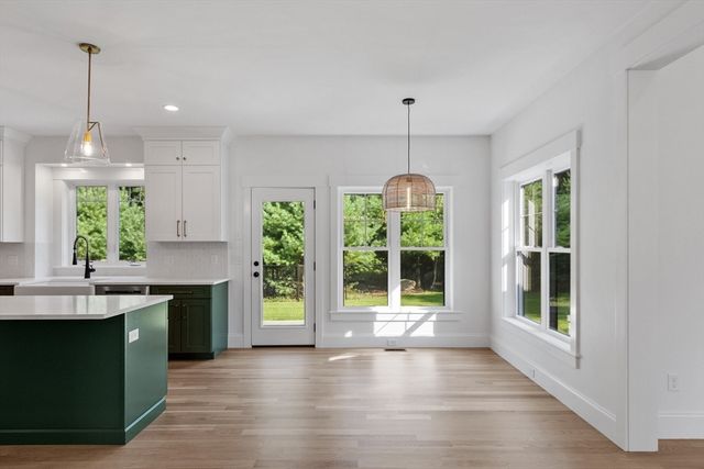2 Colburn Lane, Littleton, MA 01460