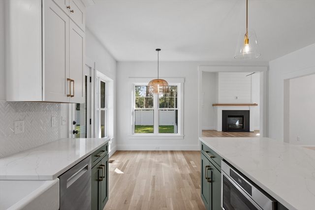 2 Colburn Lane, Littleton, MA 01460