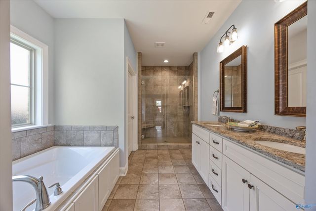 22529 Oakdale Ridge Lane, Athens, AL 35613