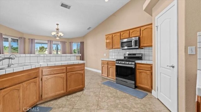 10916 Braceo, Victorville, CA 92392