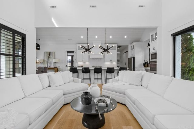 7509 S Shoreline Blvd, Benton, AR 72019