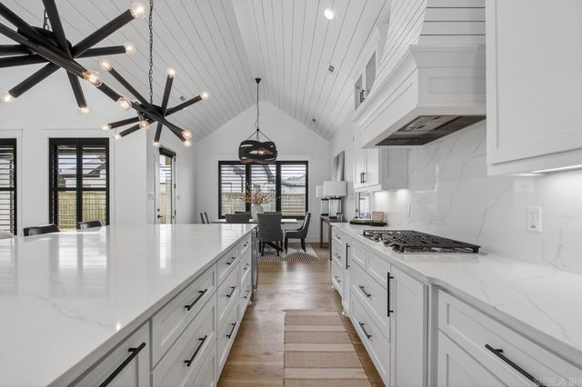 7509 S Shoreline Blvd, Benton, AR 72019