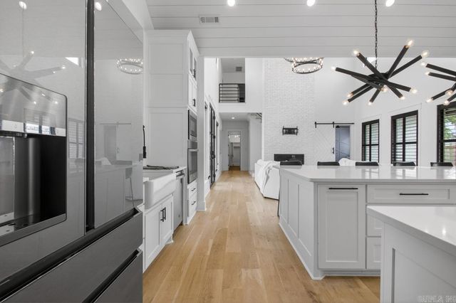 7509 S Shoreline Blvd, Benton, AR 72019