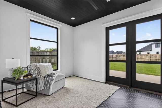 7509 S Shoreline Blvd, Benton, AR 72019