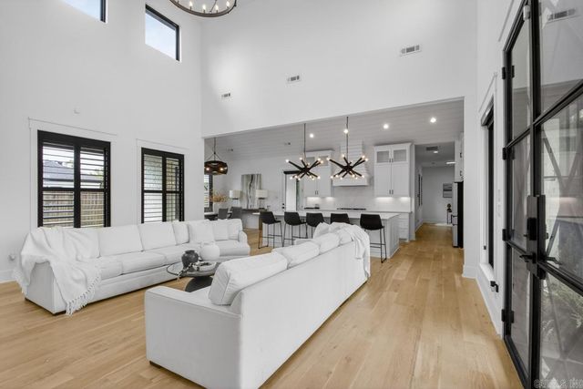 7509 S Shoreline Blvd, Benton, AR 72019