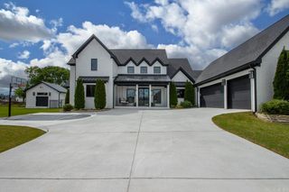 7509 S Shoreline Blvd, Benton, AR 72019