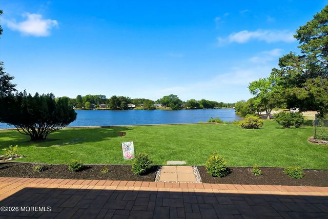 1913 Yorktowne Boulevard, Toms River, NJ 08753