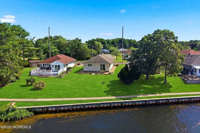 1913 Yorktowne Boulevard, Toms River, NJ 08753