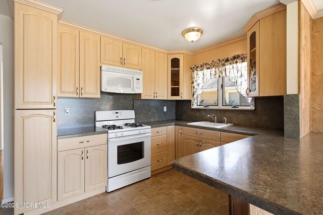 1913 Yorktowne Boulevard, Toms River, NJ 08753
