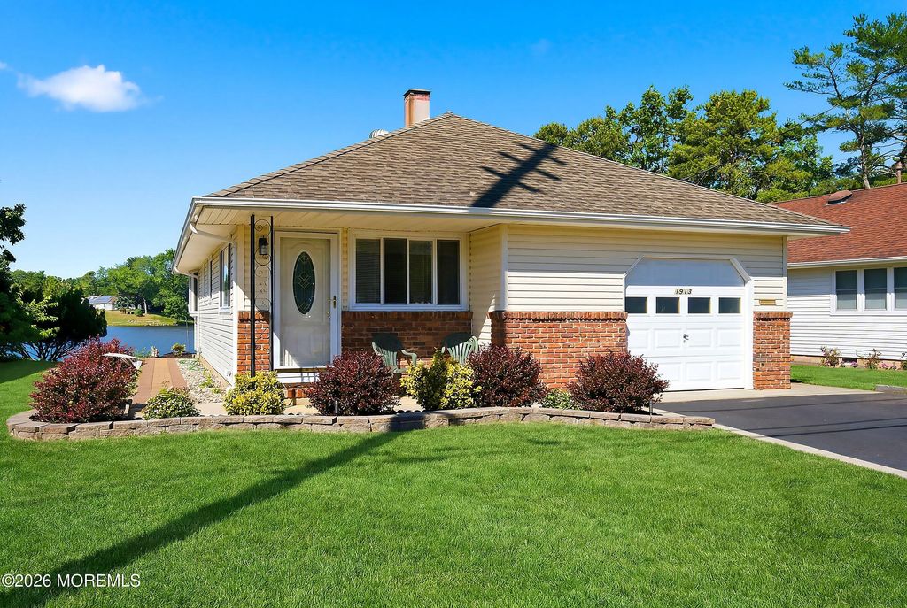 1913 Yorktowne Boulevard, Toms River, NJ 08753