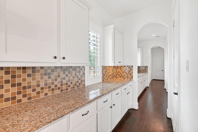 27 Hedgedale Way, Spring, TX 77389