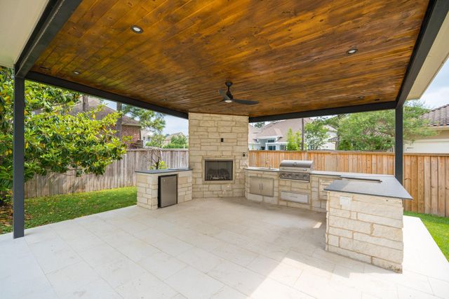 27 Hedgedale Way, Spring, TX 77389