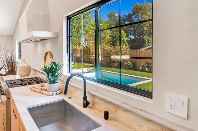 5534 Pattilar Avenue, Woodland Hills, CA 91367